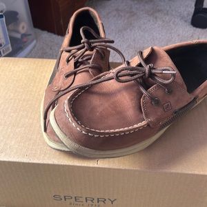 Boys Speery size 6 in brown